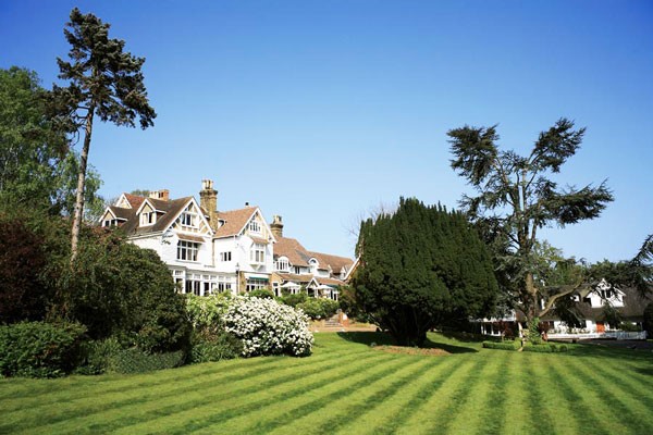 Twilight Pamper Treat with 40 Minute Treatment and Dinner for Two at Rowhill Grange 4 Twilight Pamper Treat with 40 Minute Treatment and Dinner for Two at Rowhill Grange
