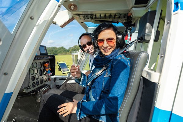 18 Mile Helicopter Pleasure Flight with Bubbly for Two 6 18 Mile Helicopter Pleasure Flight with Bubbly for Two