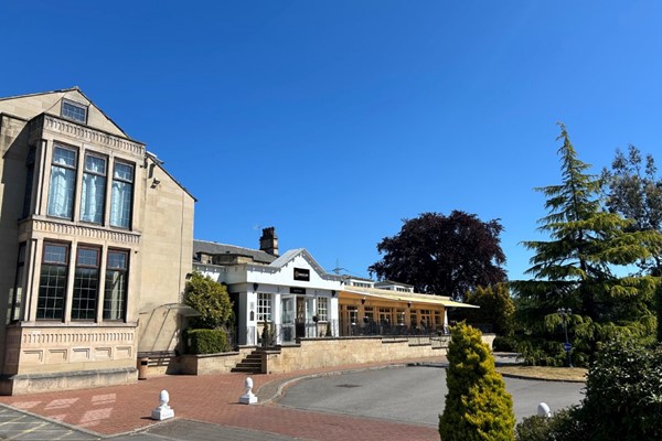 Overnight Stay with Fizz at Gomersal Park Hotel and Spa