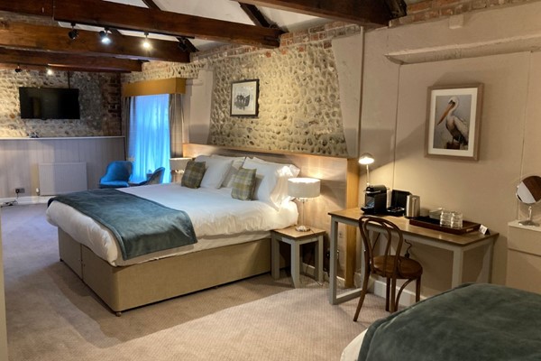 Overnight Winter Stay for Two with Breakfast at the Lobster