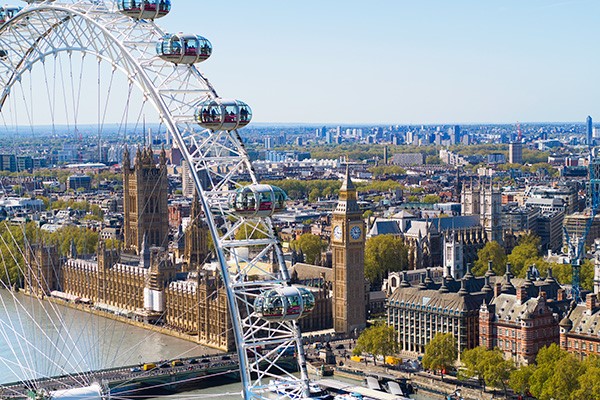 The Lastminute.com London Eye VIP Tickets with Champagne for Two 3 The Lastminute.com London Eye VIP Tickets with Champagne for Two