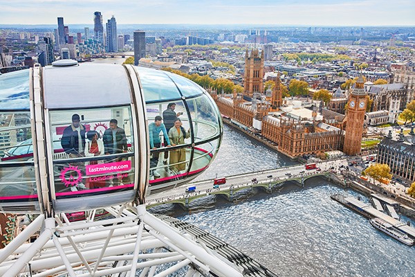 The Lastminute.com London Eye VIP Tickets with Champagne for Two 4 The Lastminute.com London Eye VIP Tickets with Champagne for Two