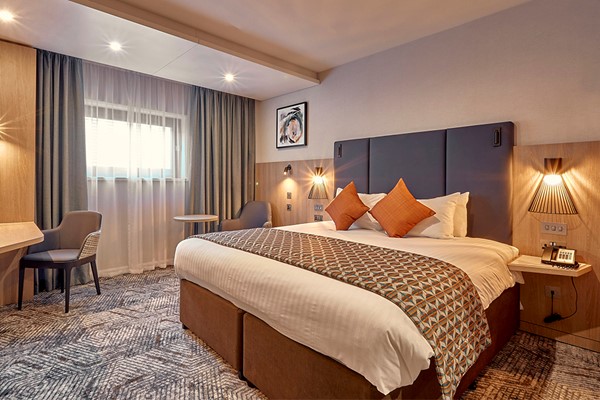Two Night Luxury Escape with Dinner and Spa Treatment for Two at Crowne Plaza Reading East