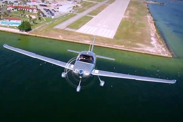 60 Minute Extended Flying Lesson - UK Wide