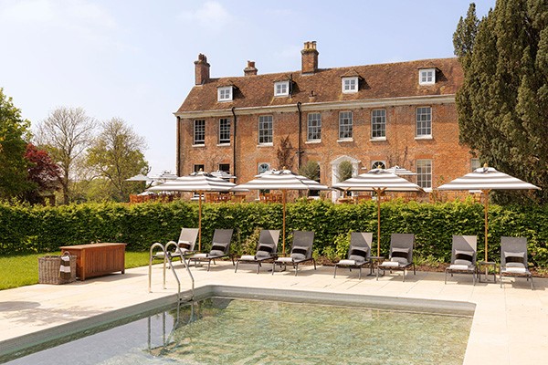 Wake Up and Pamper Spa Day with Treatment for Two at New Park Manor