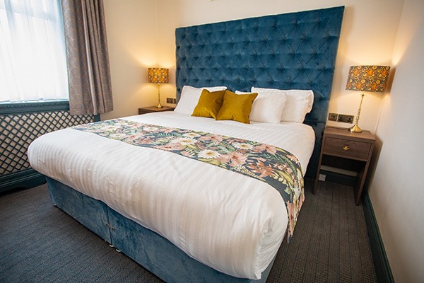 Two Nights with Dinner for Two at Hotel Collingwood 4 Two Nights with Dinner for Two at Hotel Collingwood