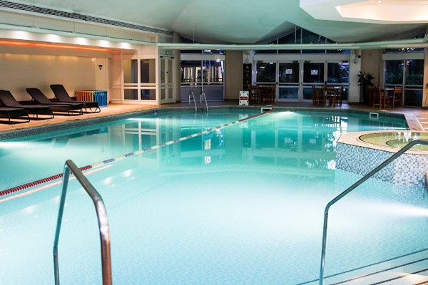 Two Night Stay with Dinner and Fizz at Hilton Leicester for Two